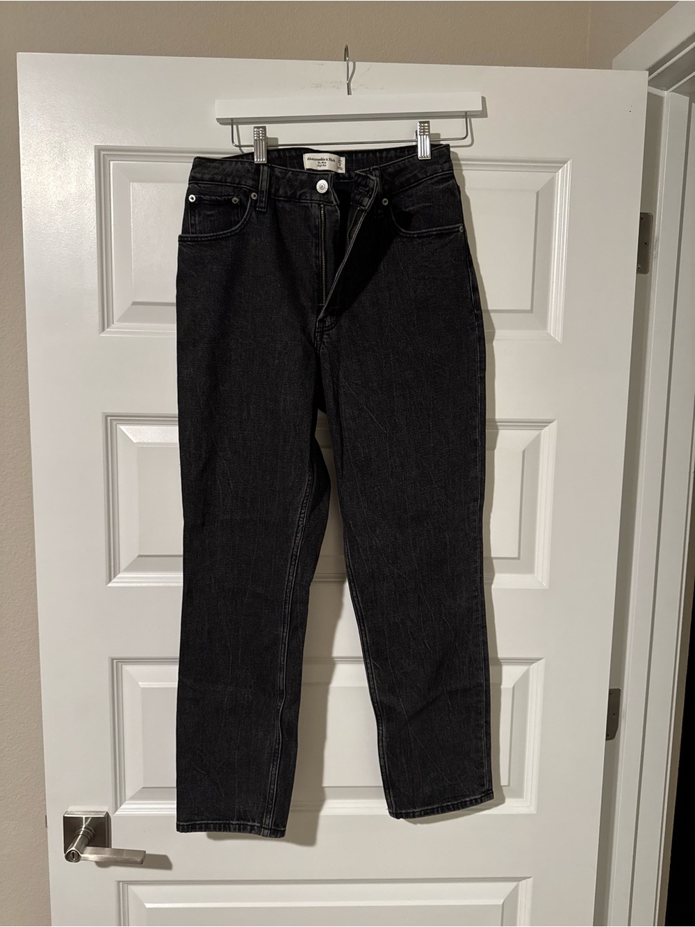 Abercrombie and Fitch The Mom High-Rise Black Women's Jeans